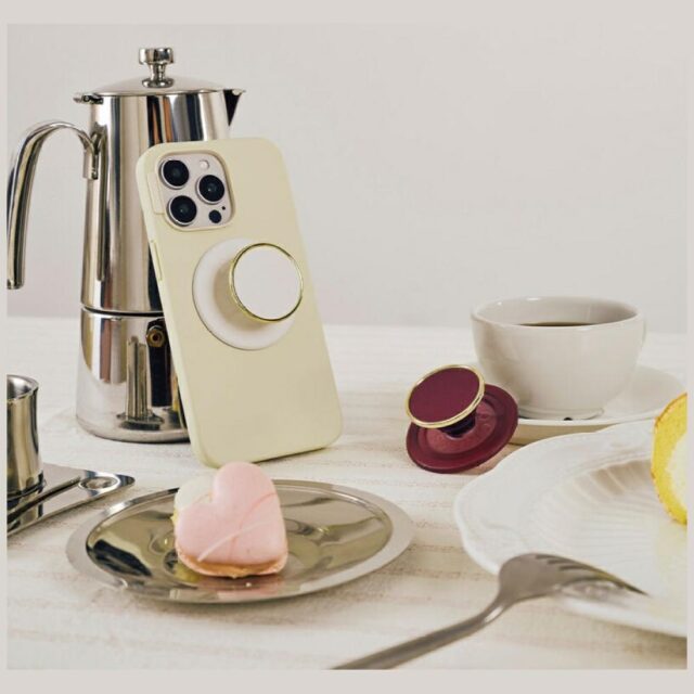 Grip and stand for phone Popsockets Round Luxe Coconut Creme Enamel MagSafe beige 8 - imagine 7