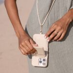 UNIQ Coehl Muse iPhone 16 Pro 6.3" Magnetic Charging case cream - imagine 9