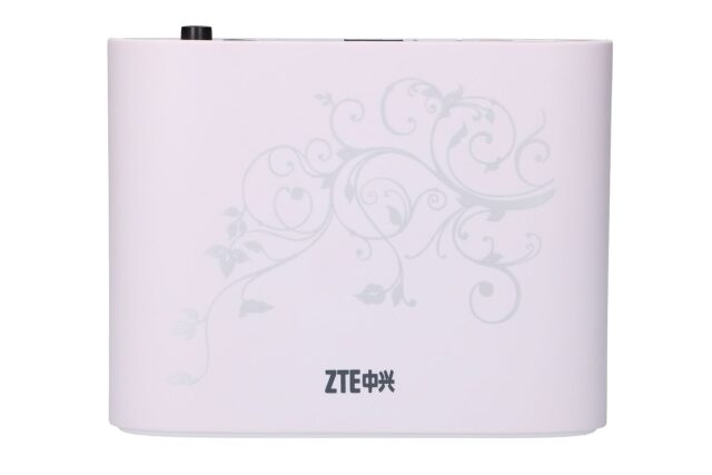 ZTE F411 EPON | ONT | 1x EPON, 1x RJ45 1000Mb/s, 1x RJ11 - imagine 7