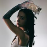 Skinarma case Saido iPhone 16 Pro Max 6.9" Magnetic Charging champagne - imagine 8