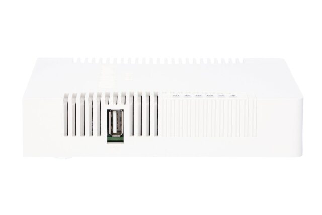 MikroTik RB951Ui-2HnD | WiFi Router | 2,4GHz, 5x RJ45 100Mb/s, 1x USB - imagine 2