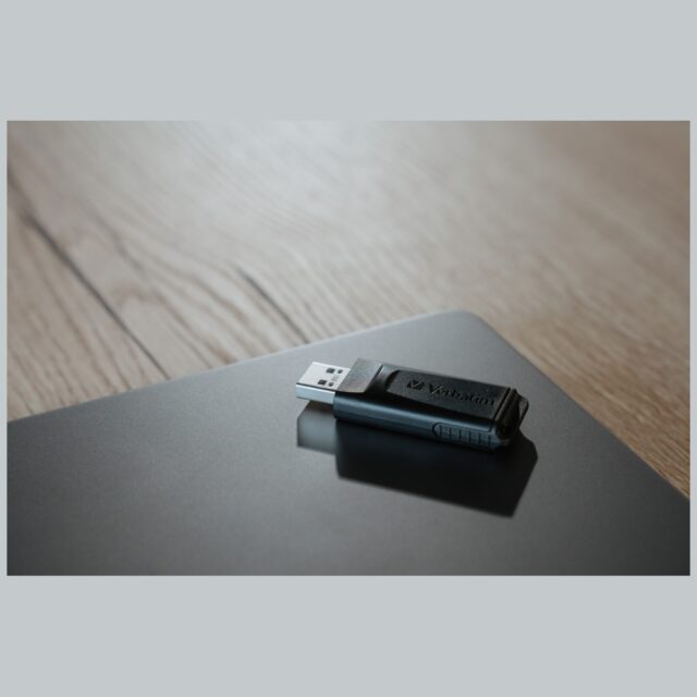 Pendrive Verbatim Slider USB 2.0 32GB    black 98697 - imagine 4
