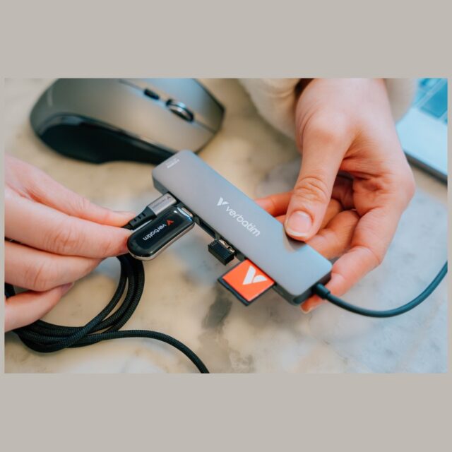 Adapter Hub Verbatim HDMI/USB-C 3.2/USB-C/2xUSB-A 3.2/SD/microSD aluminum 32158 - imagine 8