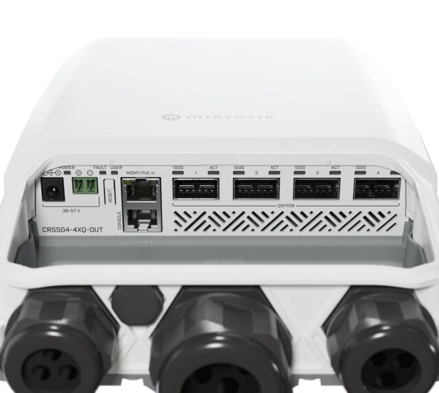 MikroTik CRS504-4XQ-OUT | Switch | Cloud Router Switch, 4x 100G QSFP28, 1x RJ45 100Mb/s, IP66 - imagine 4