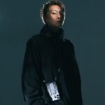 Skinarma case Helio iPhone 16 Pro Max 6.9" Magnetic Charging + Grip Stand black - imagine 8