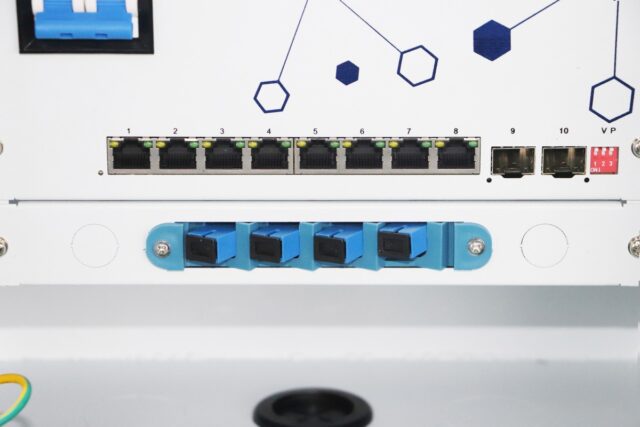 Extralink Atlas | Outdoor PoE switch | 8x RJ45 1000Mbps PoE, 2x SFP, 120W, active cooling - imagine 5