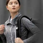 UNIQ Vencer Silicone Case for AirTag charcoal - imagine 5