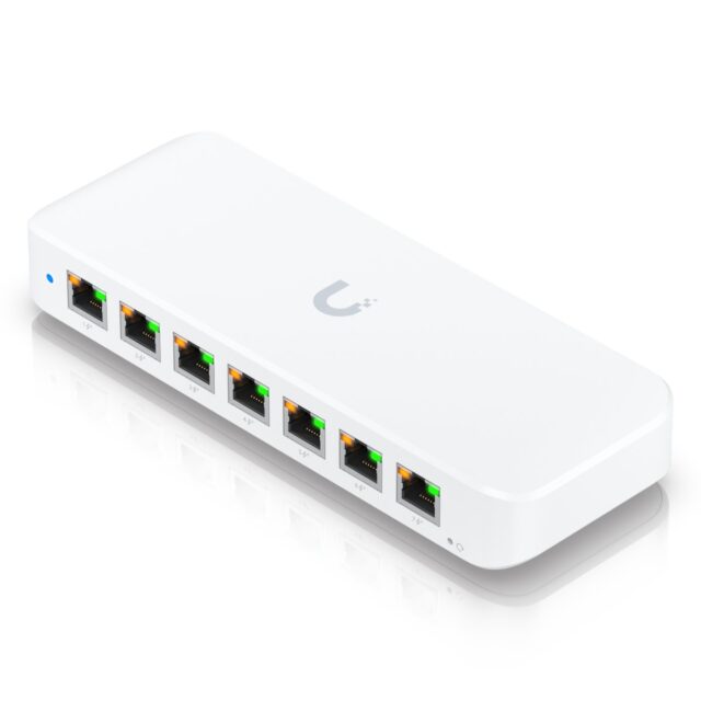 Ubiquiti USW-Ultra-210W-EU | Switch | 8x RJ45 1000Mb/s PoE+, PoE++ Input, 210W, power adapter included - imagine 4