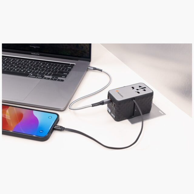 Verbatim Travel Adapter EU/UK/US GaN USB-A/3xUSB-C PD 85W CNT-02 black 32127 - imagine 4