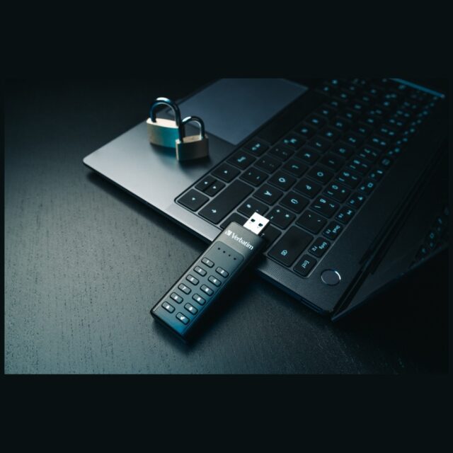 External drive Verbatim Keypad Secure USB 3.2 Gen 1 32GB black 49427 - imagine 8