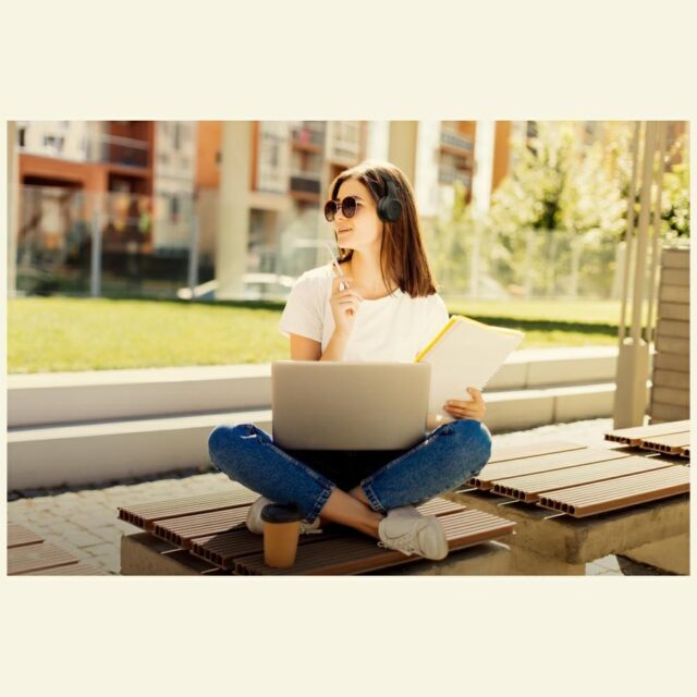 Over-ear Bluetooth headphones Motorola XT220 white - imagine 8