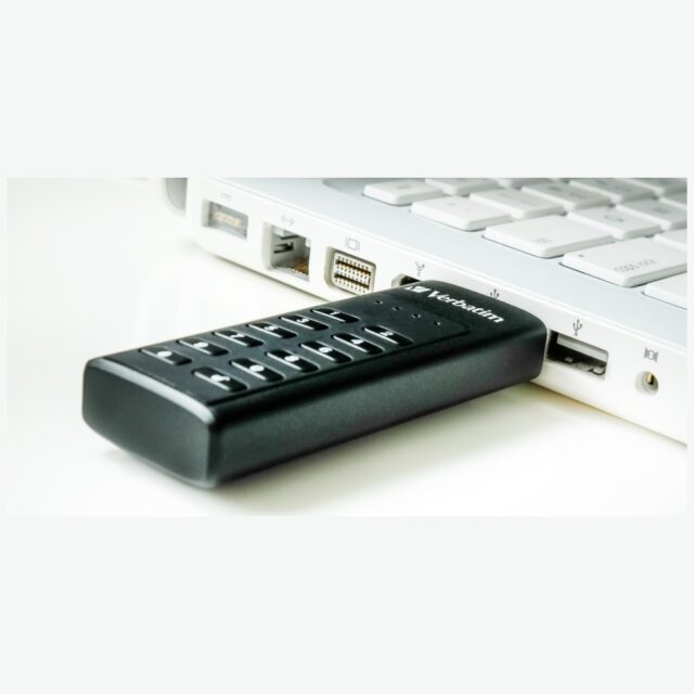 External drive Verbatim Keypad Secure USB 3.2 Gen 1 32GB black 49427 - imagine 7