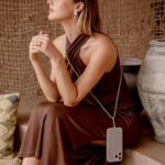 UNIQ case Coehl Creme iPhone 16 Pro Max 6.9" Magnetic Charging gray/taupe gray - imagine 7