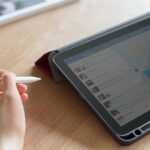 UNIQ Transforma Rigor Case iPad Air 10,9 (2020) coral red Antimicrobial - imagine 7