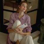 UNIQ Coehl Linear Case iPhone 14 / 15 / 13 6,1" iridescent - imagine 5