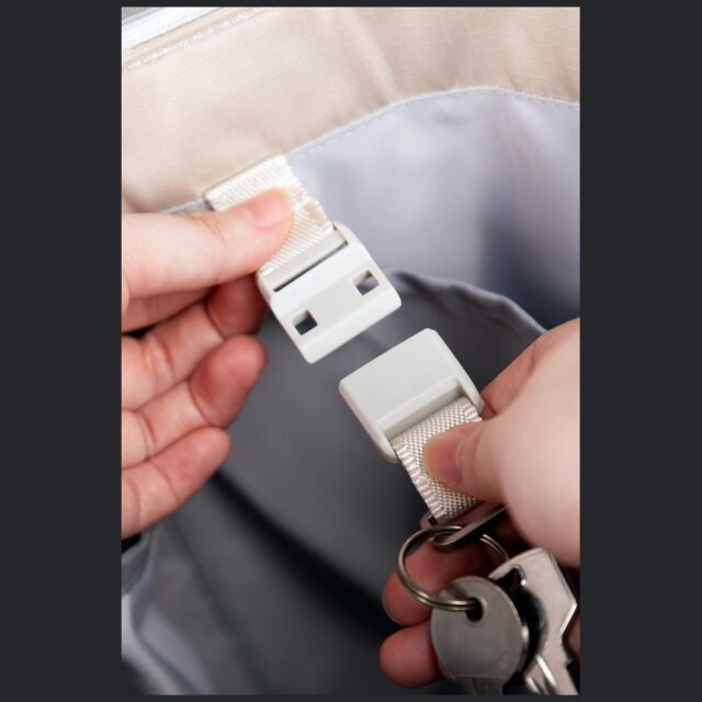 Bag UNIQ Arden Tote 16L black - imagine 5