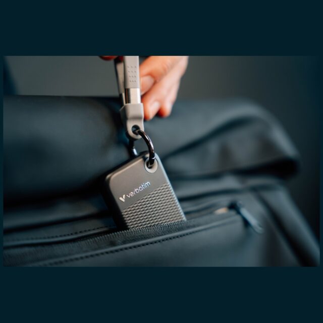 Verbatim 2TB SSD Keychain with USB 3.2 Gen.2 Cable Black-Grey 32194 - imagine 4