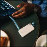 External Drive Verbatim Pocket SSD 2TB USB-C 3.2 gen.2 white-light blue 32321 - imagine 5