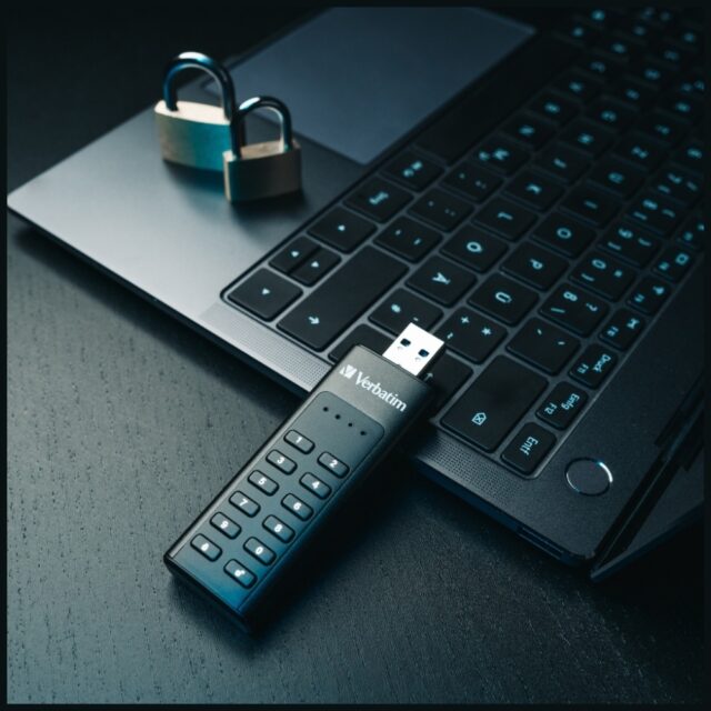 External drive Verbatim Keypad Secure USB 3.2 Gen 1 64GB black 49428 - imagine 6