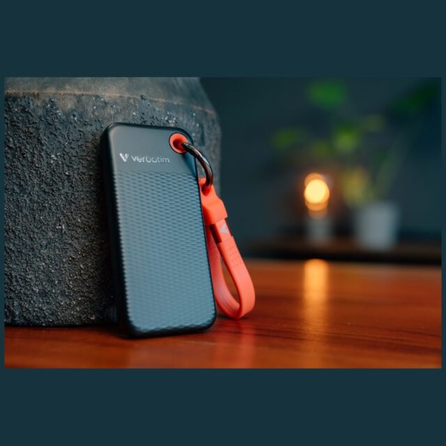 Verbatim 1TB SSD Drive - Keychain with USB 3.2 Gen.2 Cable Black 32192 - imagine 4