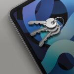 UNIQ Optix Clear iPad Air 13" (2024) tempered glass with applicator - imagine 4