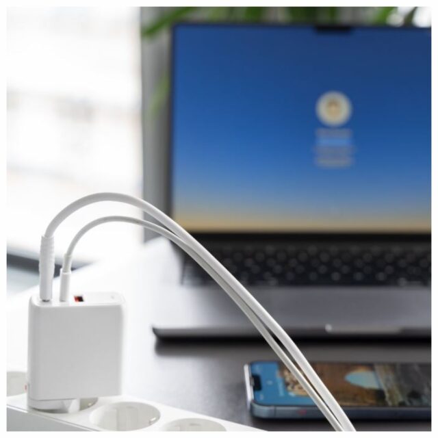 Ładowarka sieciowa 4smarts Flex 65W      2xUSB-C + 1xUSB-A biały - imagine 2