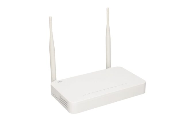 ZTE ZXHN F670L | ONT | WiFi, 1x GPON, 4x RJ45 1000Mb/s, 1x RJ11, 1x USB - imagine 5