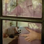 UNIQ Coehl Linear Case iPhone 14 / 15 / 13 6,1" stardust - imagine 3