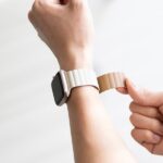 Araree Silicone Link Apple Watch Strap 38/40/41mm Warm White-Khaki AR70-01908C - imagine 5