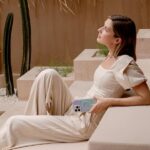 UNIQ case Coehl Linear iPhone 16 Pro Max 6.9" Magnetic Charging opal/iridescent - imagine 7