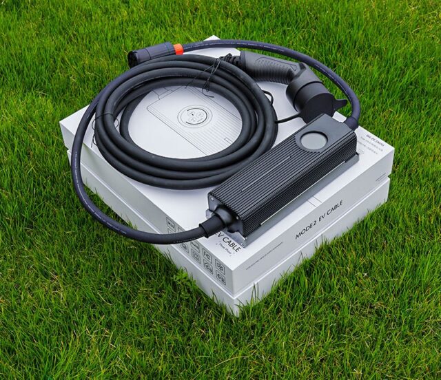 Extralink BS-PCD050 32A 16kW | Three-phase Portable EV Charger With LCD Touch Screen | 6 adaptors, 5m length, Schuko - imagine 6