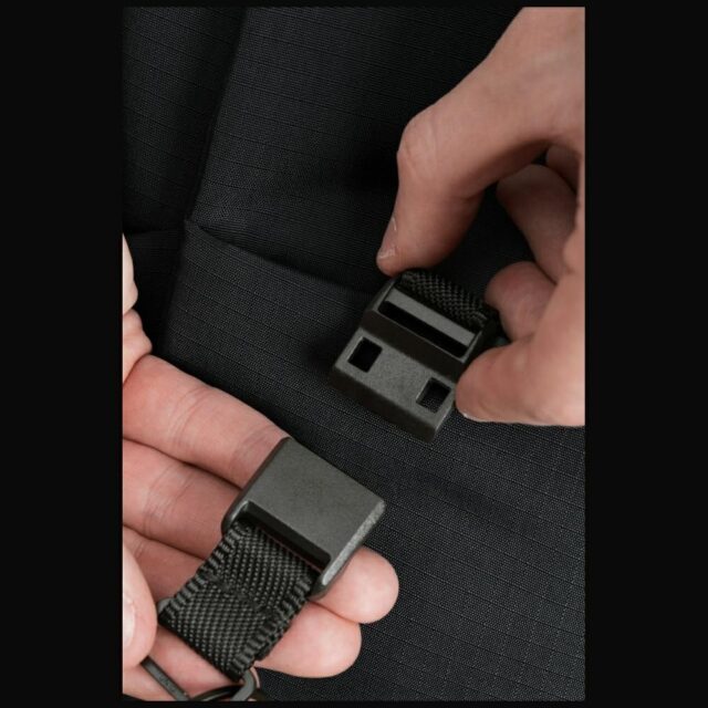 Bag UNIQ Arden Sling 2L pink - imagine 3