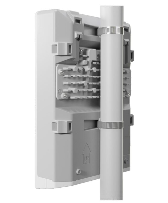 MikroTik CSS610-1GI-7R-2S+OUT | Switch | netPower, 8x RJ45 1000Mb/s PoE, 2x SFP+ - imagine 2