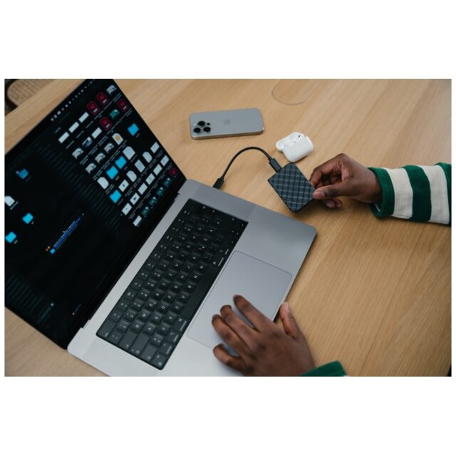 External Disk Verbatim Store n Go Mini Diamond USB-C SSD 2Tb Black 32026 - imagine 7