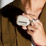 Skinarma case Spunk AirPods Pro 2 pewter green - imagine 3