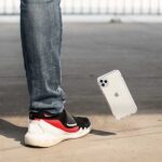 UNIQ LifePro Tinsel Case iPhone 11 Pro Max vapour smoke - imagine 3