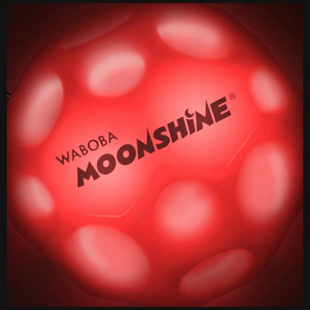 Waboba LED Bounceback Throwing Ball on a cord (Product in several colors – random shipment) - imagine 6