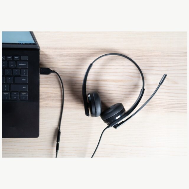 Creative HS-230 Wired Headphones with USB Microphone Black - imagine 5