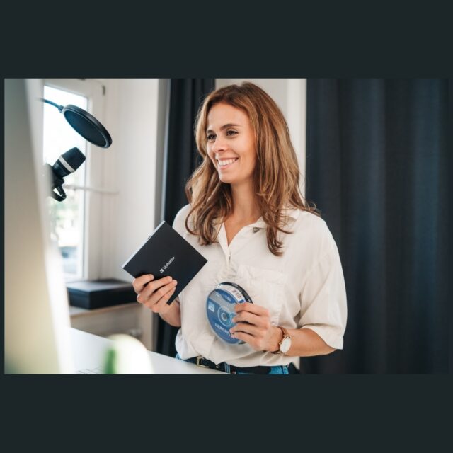 Blu-ray Discs Verbatim 25GB 6X BD-R SL 10pcs white 43742 - imagine 3