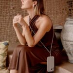 UNIQ Coehl Creme iPhone 16 Pro 6.3" Magnetic Charging case gray/taupe gray - imagine 7