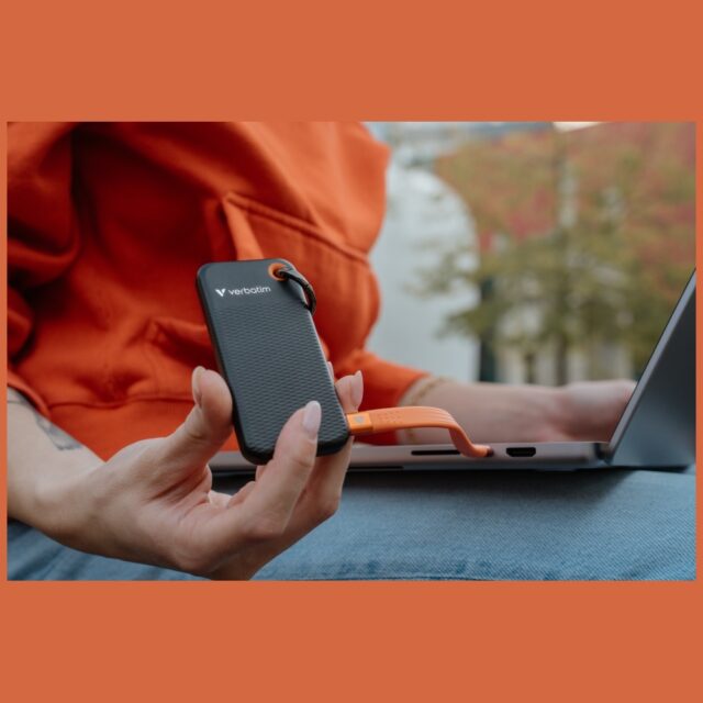 Verbatim Drive SSD 2TB - key ring with cable USB 3.2 gen.2 black-orange 32197 - imagine 6