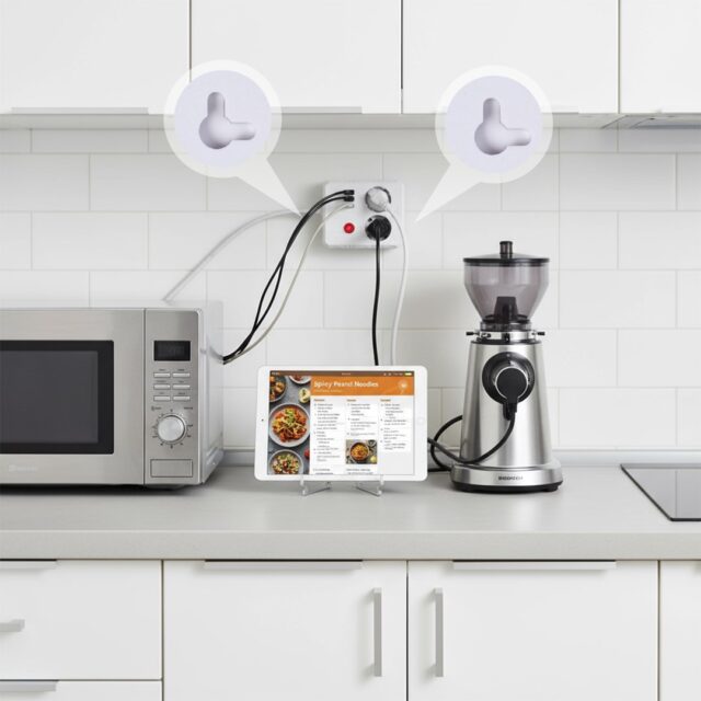 Maclean power strip  extension cord 2 sockets + 3xUSB  110-240V AC 50/60Hz  2.1A max 2500W  1.5m  white  MCE387 W - imagine 8