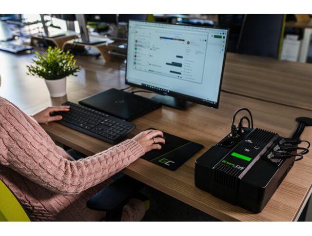 Green Cell UPS06 uninterruptible power supply (UPS) Line-Interactive 600 VA 360 W 6 AC outlet(s) - imagine 5