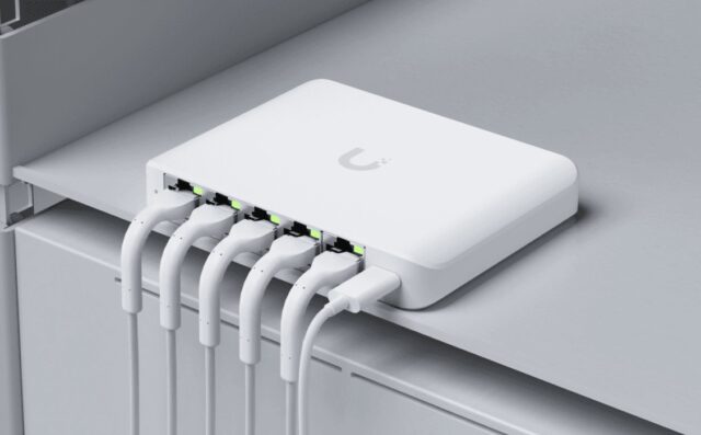 Ubiquiti UniFi Flex Mini 2.5G Managed 2.5G Ethernet (100/1000/2500) Power over Ethernet (PoE) Desktop White - imagine 7