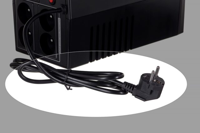 CyberPower UT2200EG-FR UPS - imagine 5