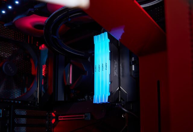 Kingston Technology FURY 16GB 3600MT/s DDR4 CL16 DIMM 1Gx8 Renegade RGB - imagine 15