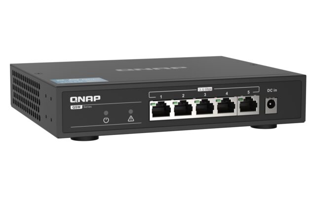 QNAP QSW-1105-5T network switch Unmanaged Gigabit Ethernet (10/100/1000) Black - imagine 4