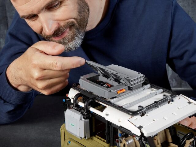 LEGO TECHNIC 42110 LAND ROVER DEFENDER - imagine 7