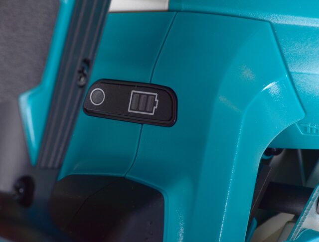 Makita DHS680Z portable circular saw turquoise 5000 RPM 18 V - imagine 11