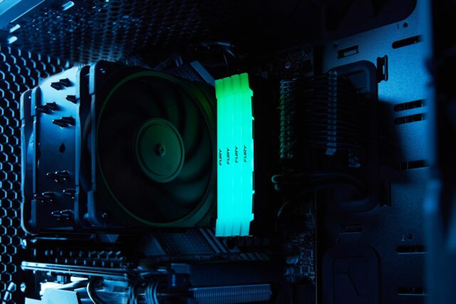 Kingston Technology FURY 16GB 4266MT/s DDR4 CL19 DIMM (Kit of 2) Renegade RGB - imagine 16